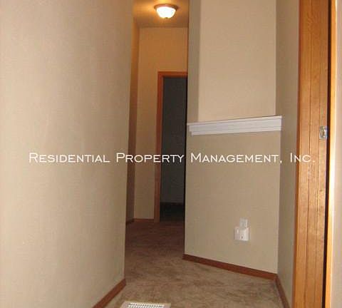 3rd image of 1298 NE 22nd Ave