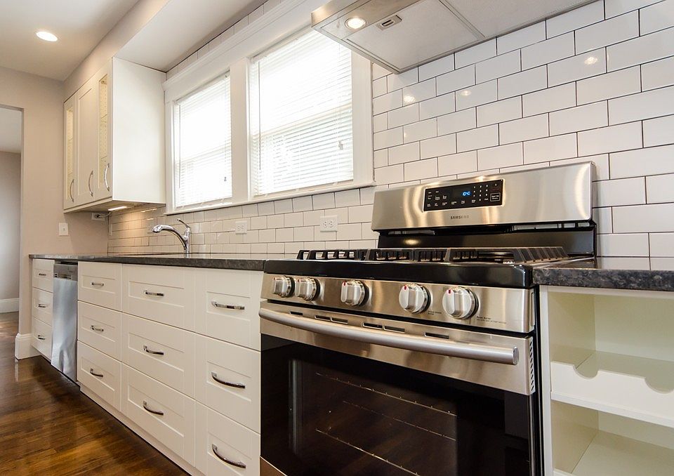 1st image of 700 Belmont St #1