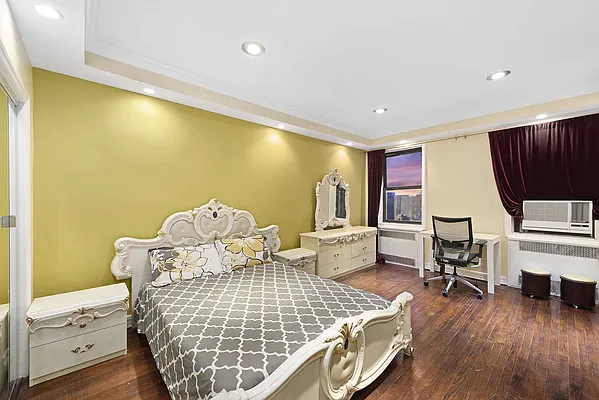 Sold by Compass | media 4