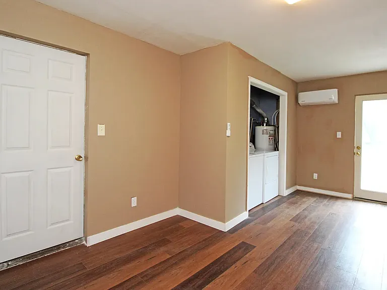 212 Goshen Ave — Photo 8