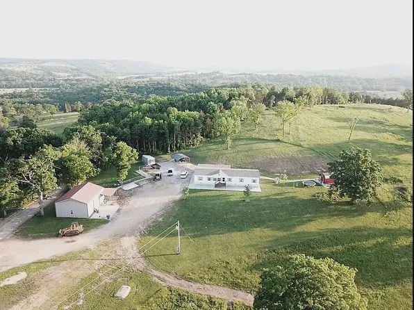 27196 Farm Road 2120, Aurora, MO 65624