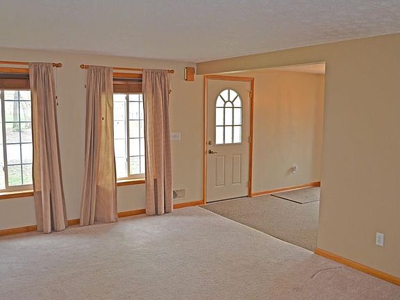 5th image of 212 Greenway Blvd