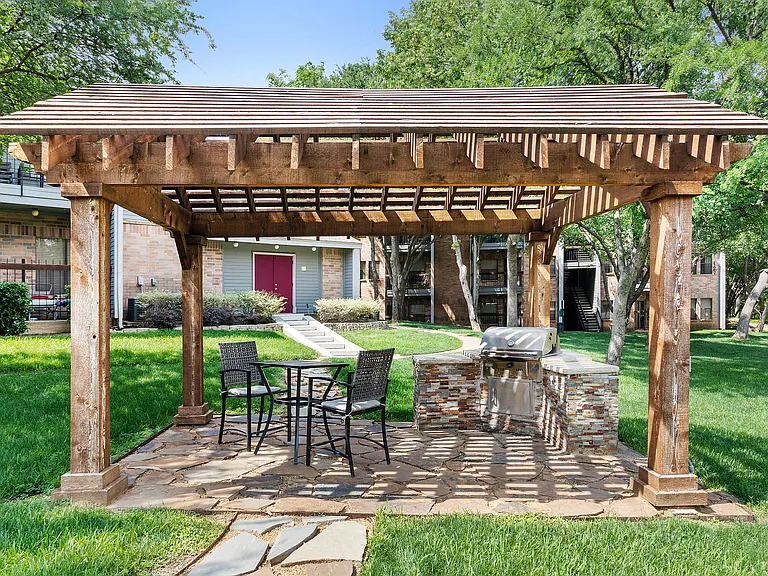 C235270_GrillingArea_13798