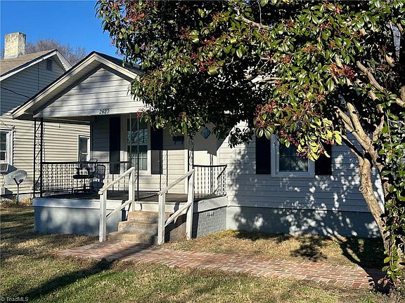 3rd image of 2623 Ludwig St