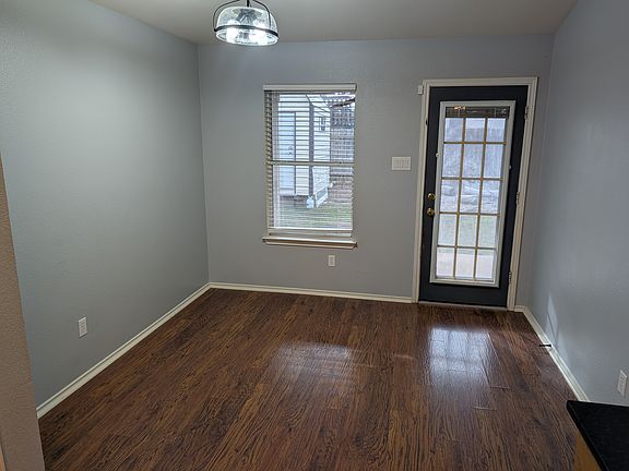 5th image of 303 Mesa Dr