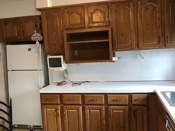 4th image of 454 N Queens Ave