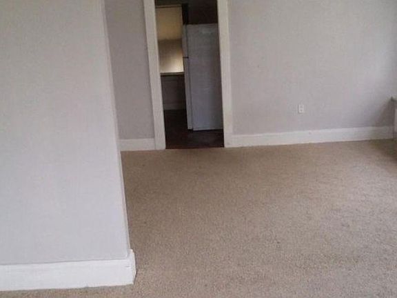 3rd image of 11416 Woodstock Ave #1