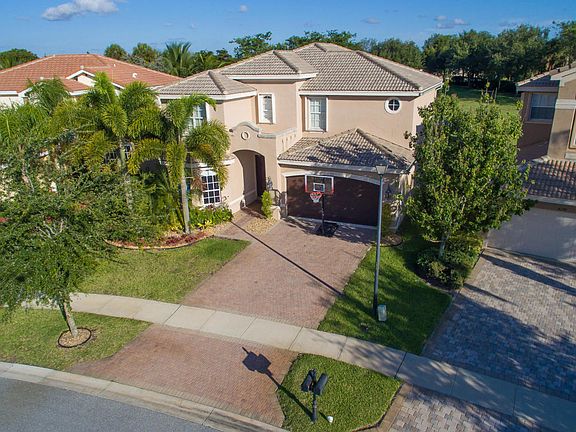 Home For Sale In Canyon Springs