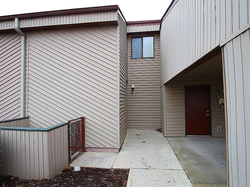 1st image of 130 Lakeshore Cir