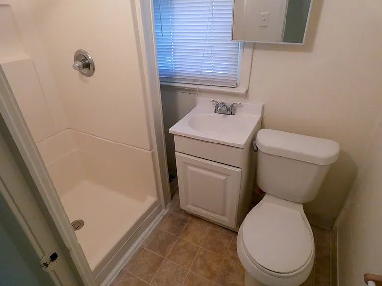 1405 W 42nd St — Photo 14