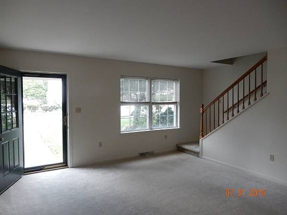 5th image of 122 S 5th St