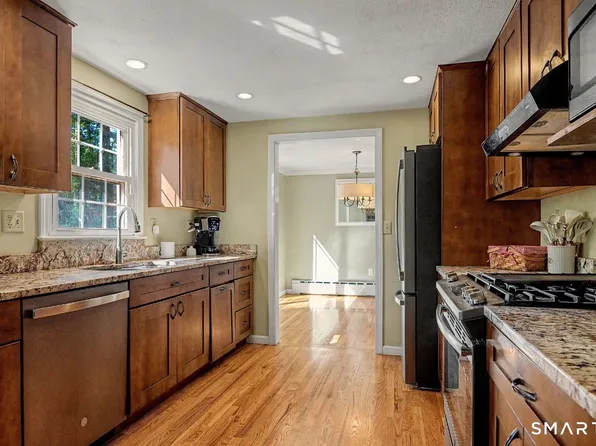 11 Janes Lane, Clinton, CT 06413