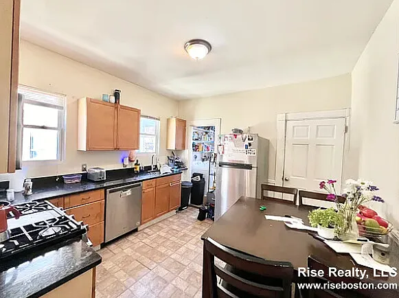 53 Hillside St #3 — Photo 4