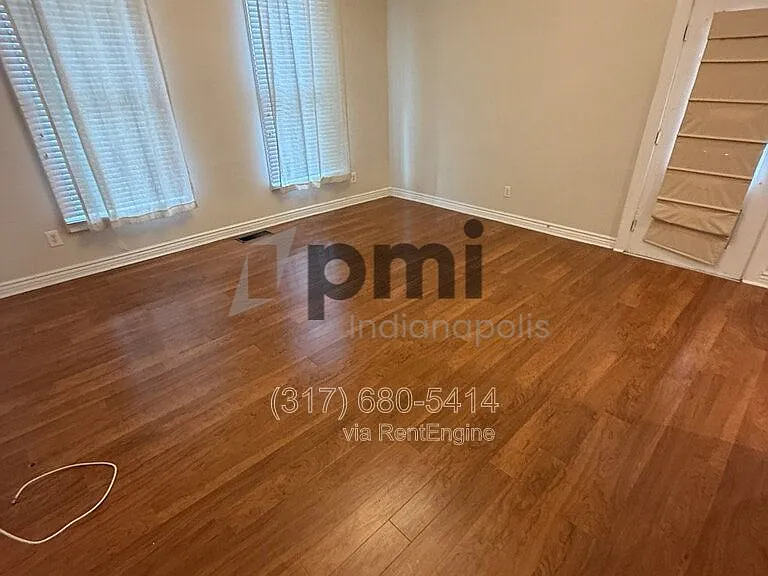 233 N East St — Photo 20