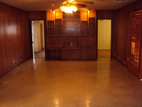 4th image of 204 Park Dr