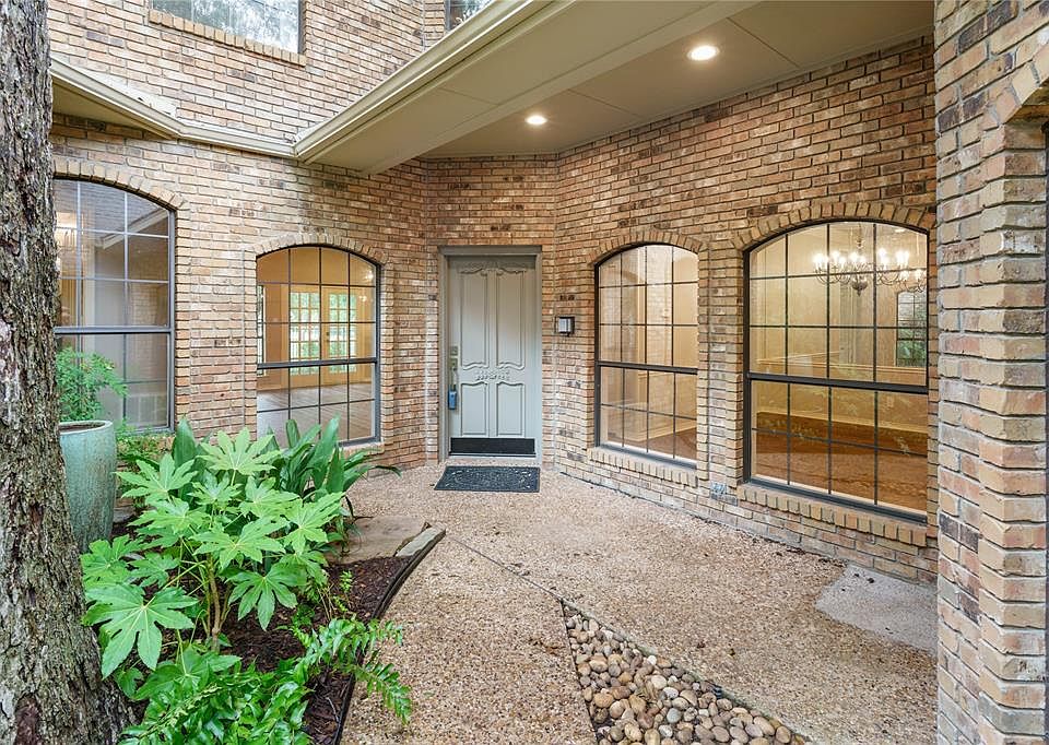1st image of 2404 Forest Ct