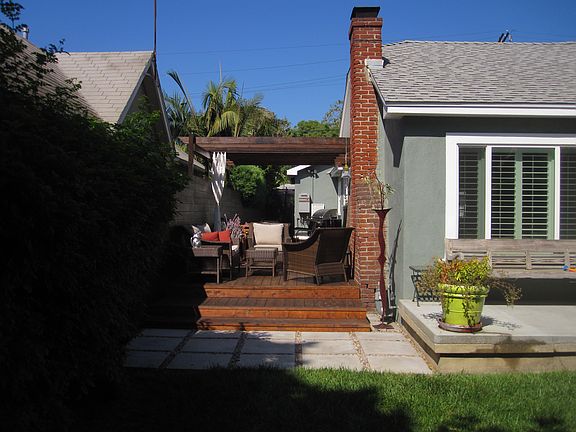 2nd image of 1135 N Poinsettia Pl