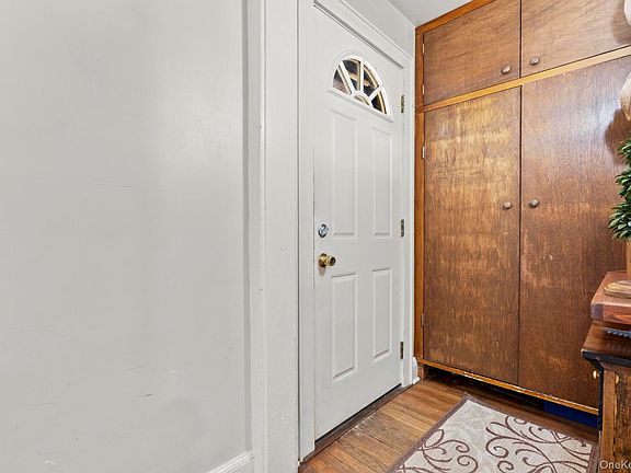 4th image of 23 Underhill Place
