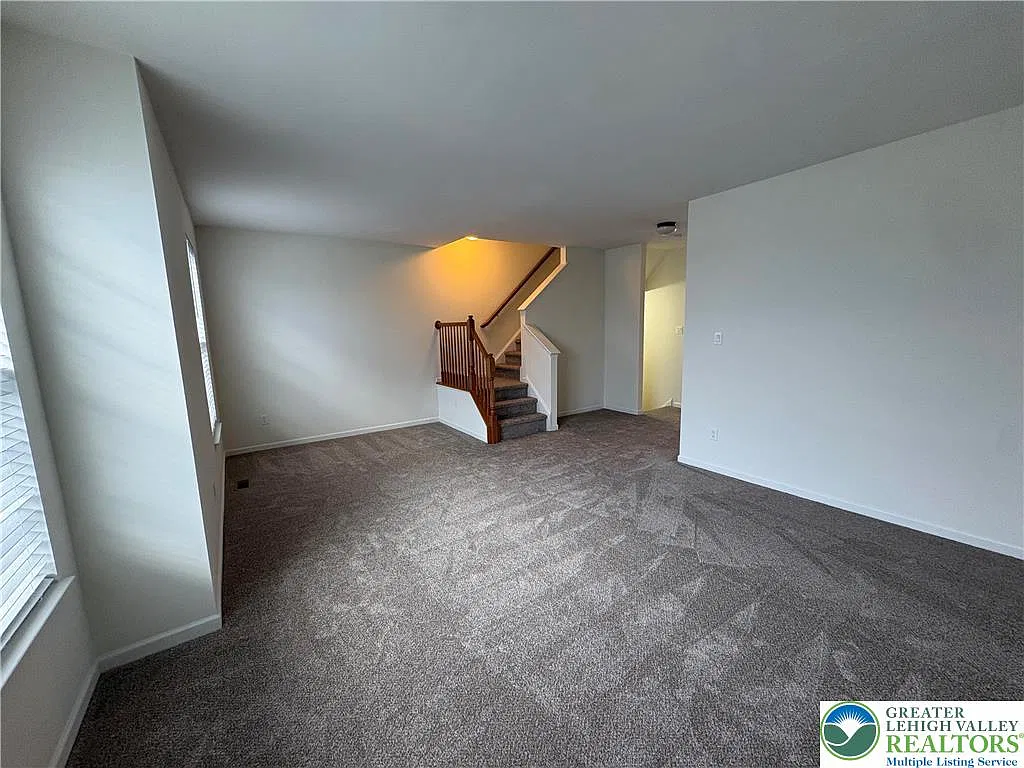 3 bed, 1.5 bath, 1828 sqft, $2,550 — Photo 4