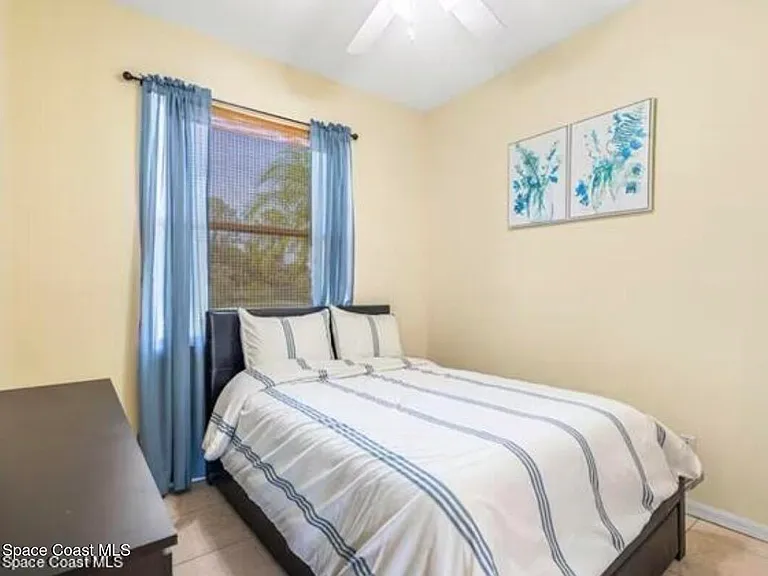 463 Eldron Blvd NE — Photo 17