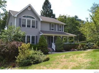 1 W Green Rd, Campbell Hall, NY 10916