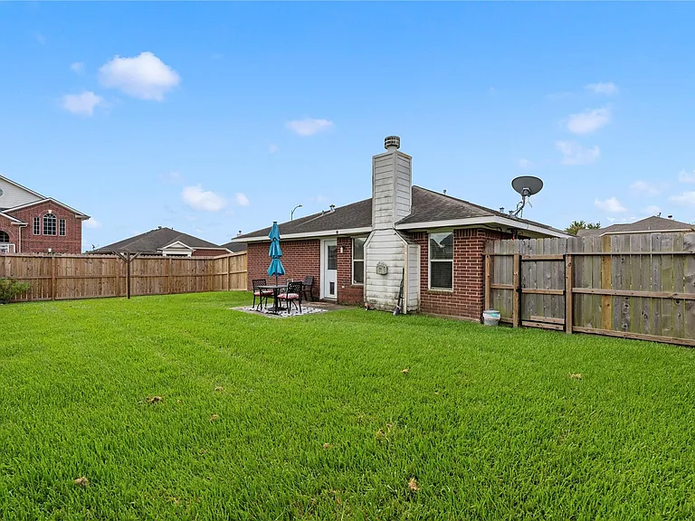 10819 Redwood Dr — Photo 26
