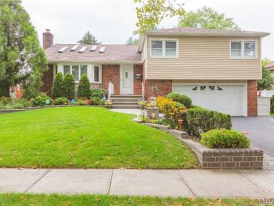 1478 Eric Ln, East Meadow, NY, 11554