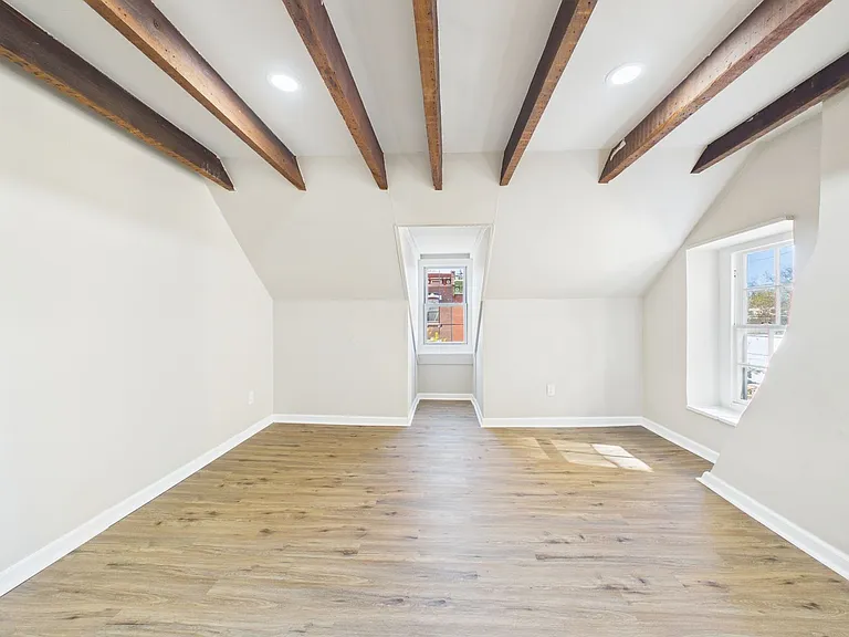 5283 Germantown Ave — Photo 10
