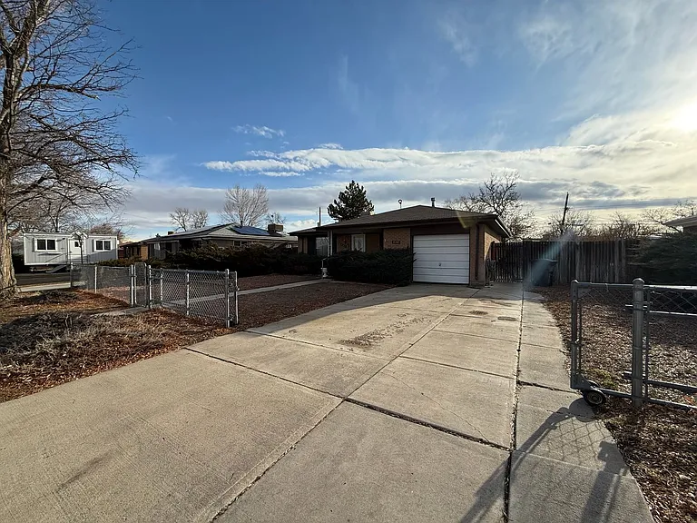 3182 Uvalda St — Photo 2