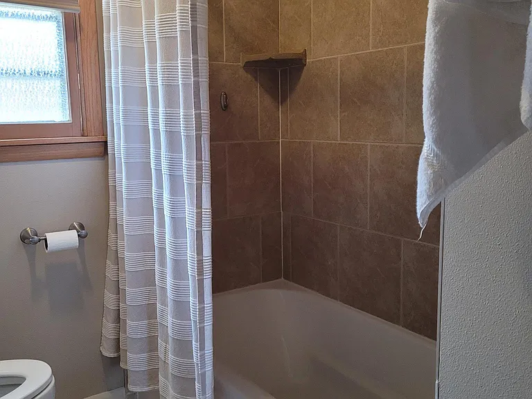 3027 S 83rd St #UPPER — Photo 13