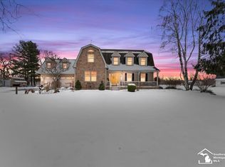 7577 S Huron River Dr, South Rockwood, MI 48179