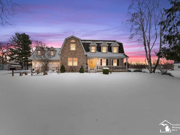 7577 S Huron River Dr, South Rockwood, MI 48179