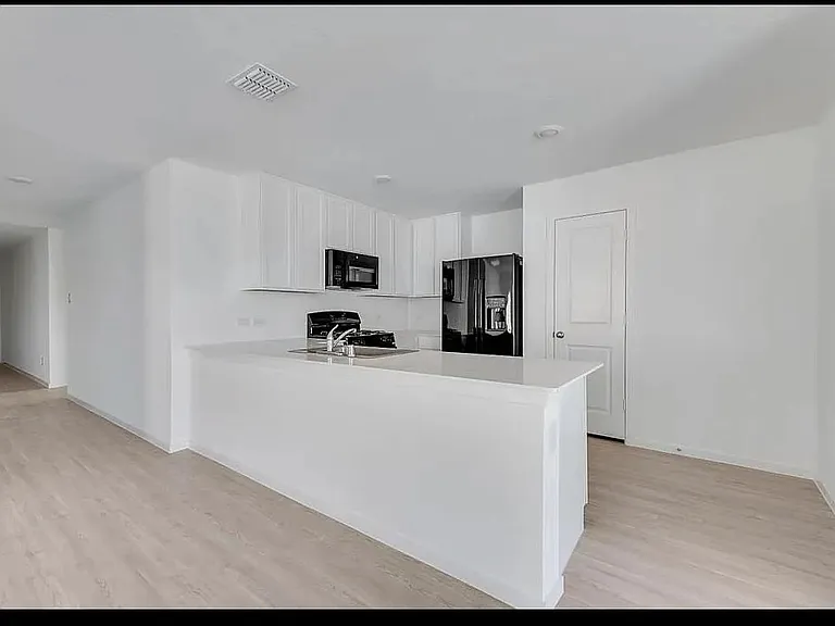 11320 Rodeo Dr — Photo 19