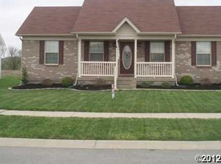 214 Wooded Oak Ct, Shepherdsville, KY 40165