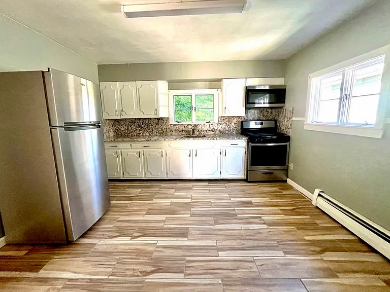 306 Roosevelt St — Photo 5