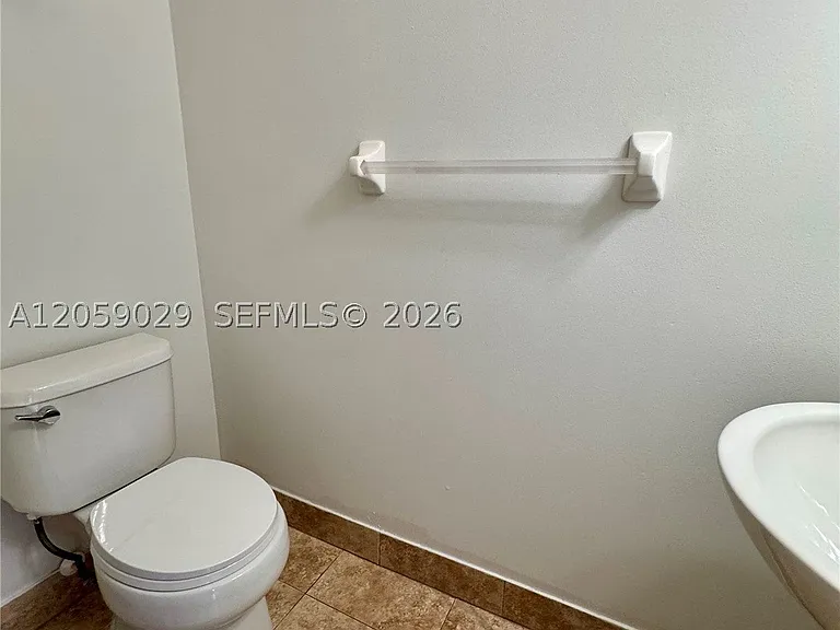 16743 Hemingway Dr #16743 — Photo 4