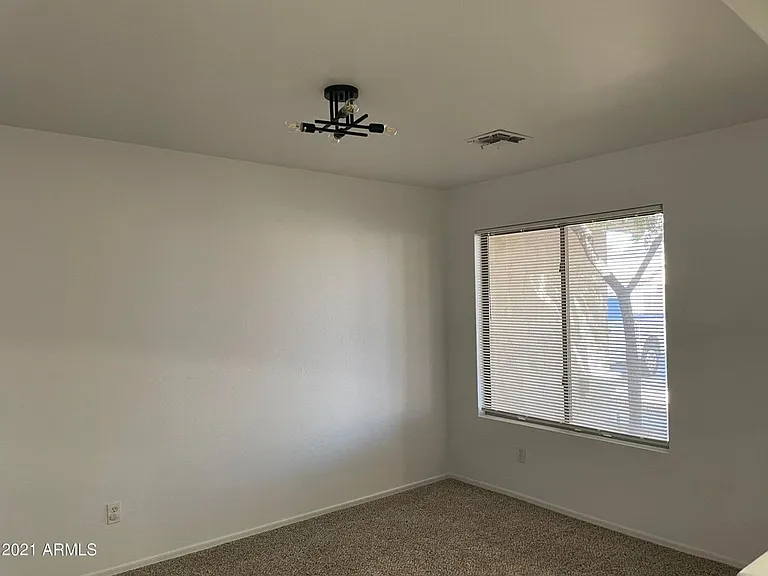 15969 W Madison St — Photo 13