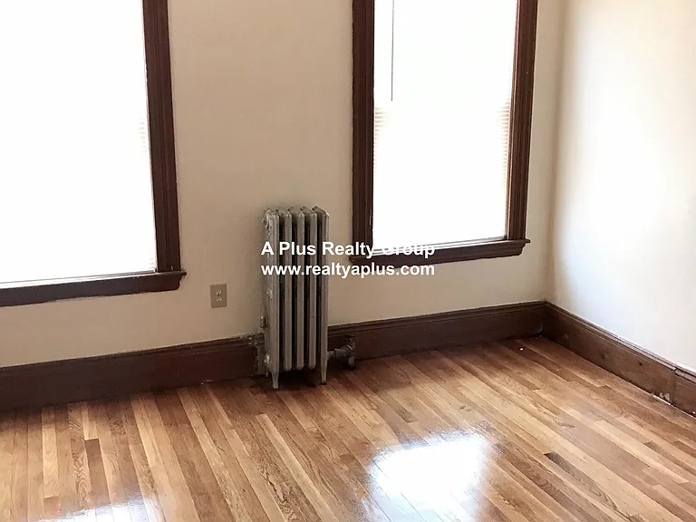 338 Centre St #2 — Photo 9