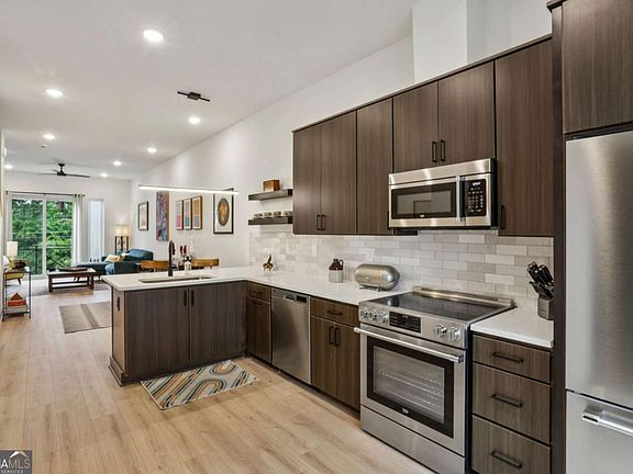 4th image of 2199 Lenox Rd NE #11