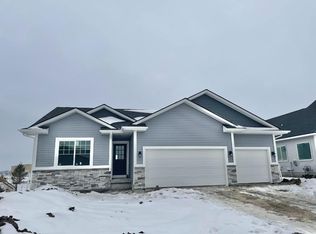 840 Gray Ave, Waukee, IA 50263
