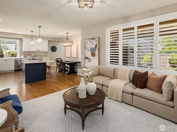 4th image of 1714 11th Avenue NE