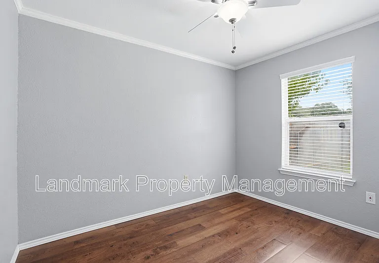 1122 Hidden Creek Dr — Photo 15