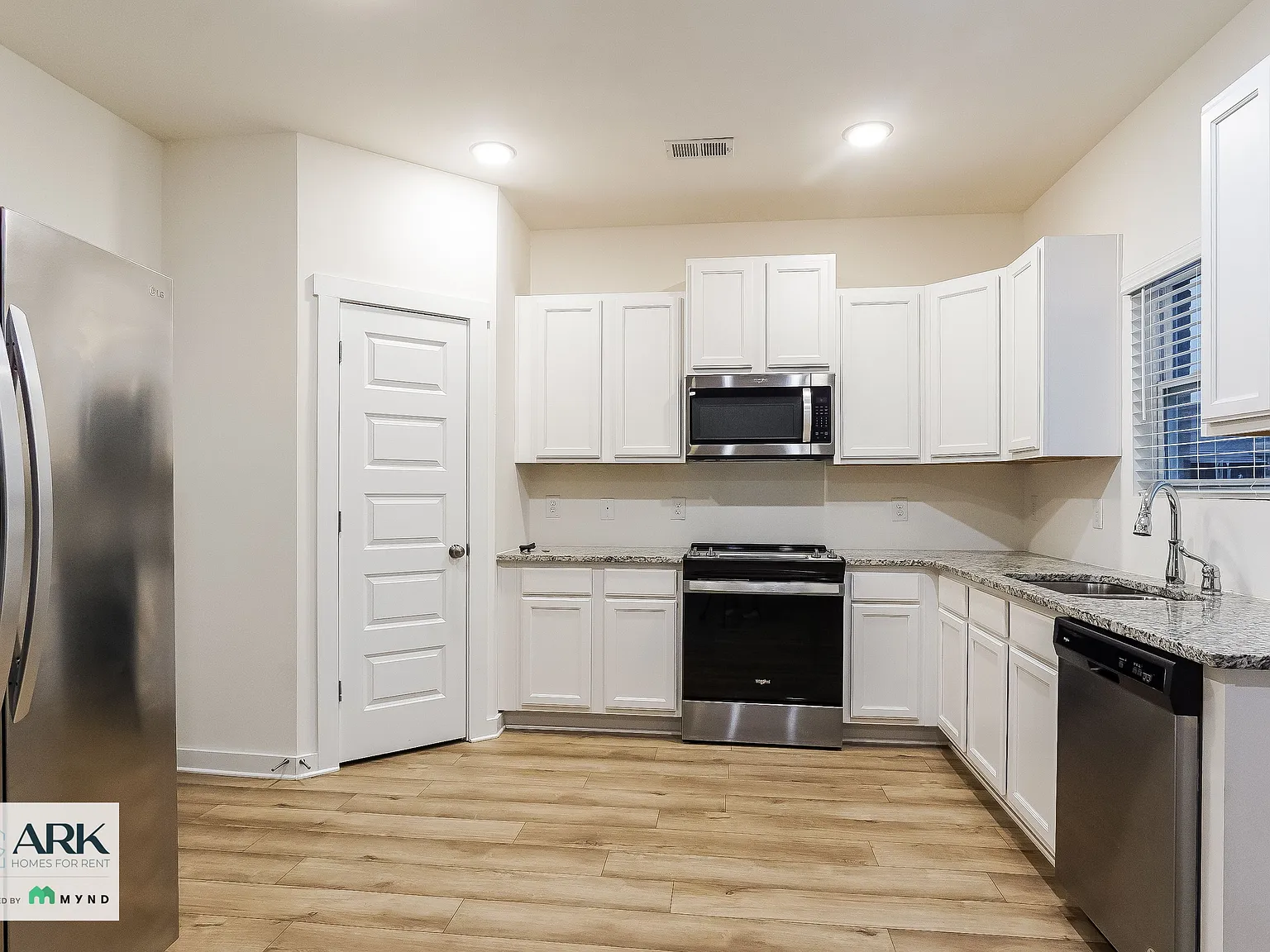 4 bed, 2.0 bath, 1574 sqft, $2,035 — Photo 4
