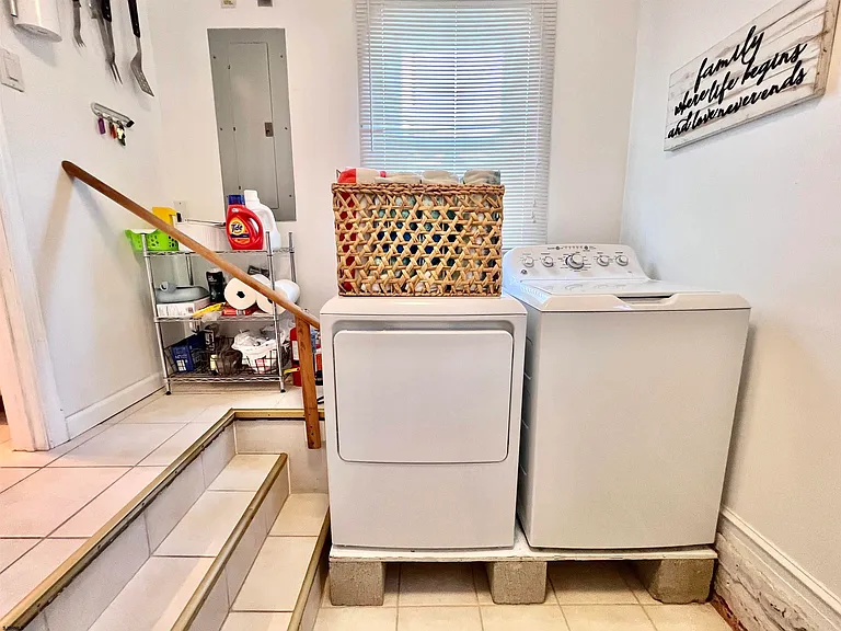 7407 Ventnor Ave — Photo 22