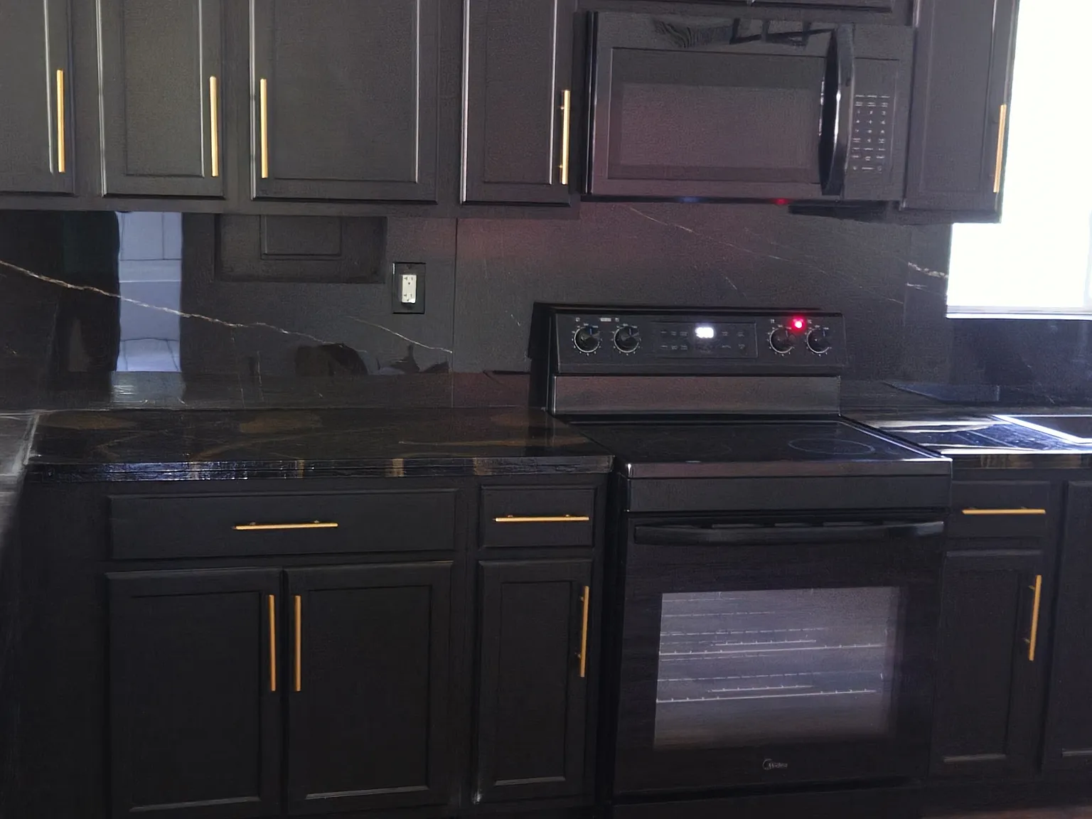 2 bed, 1012 sqft, $1,000 — Photo 2