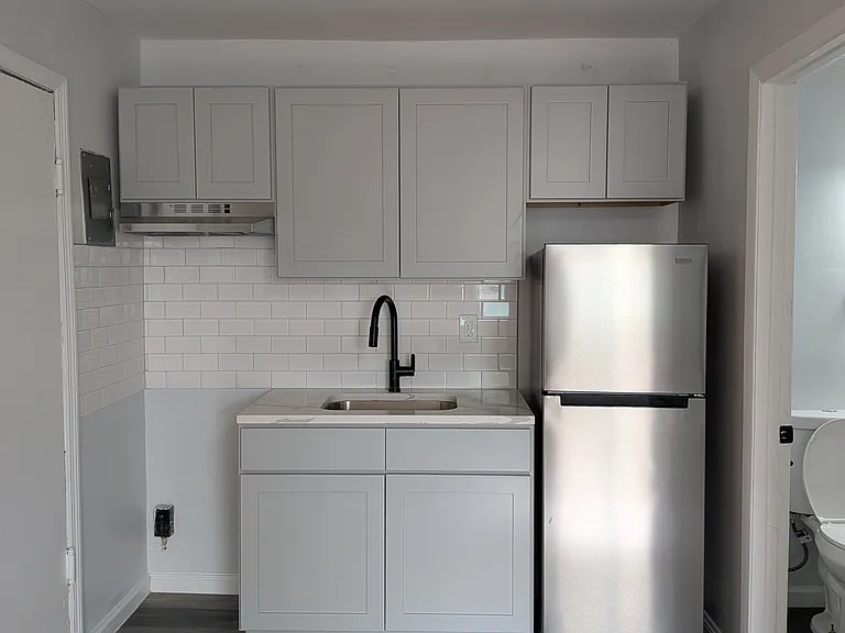 316 Eastern ParkWay — Photo 10