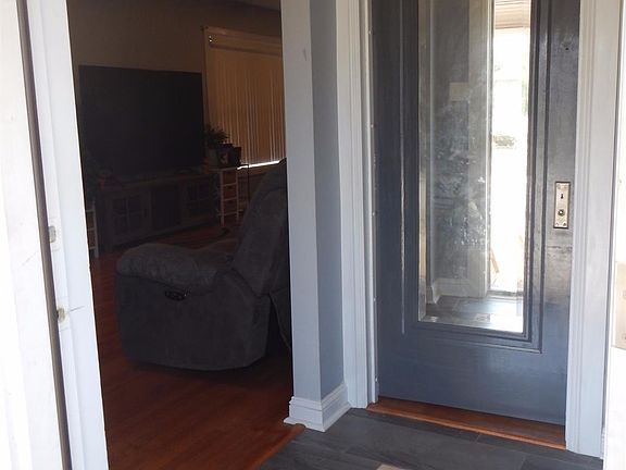 3rd image of 4136 Ivy St