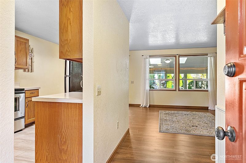 2nd image of 5870 Shannon Avenue