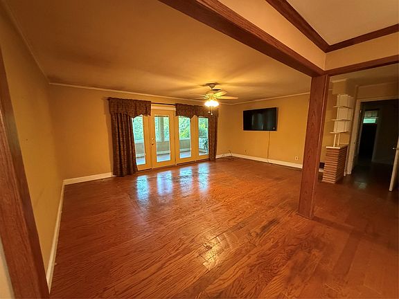 5th image of 924 Poleman Rd