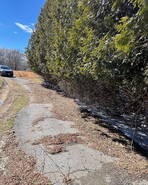 2nd image of 475 Long Plain Rd